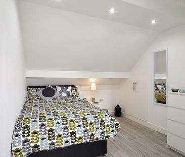 4 bedroom terraced house to rent - Photo 5