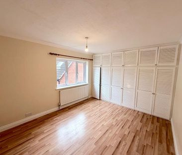 4 bedroom detached house to rent - Photo 4