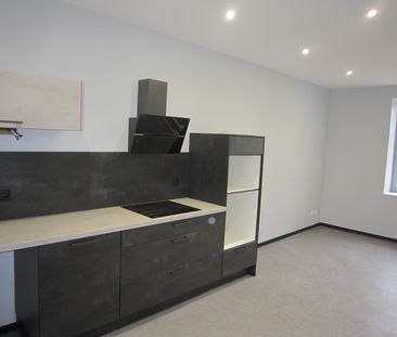 Location Appartement 3 pièces 58m² POUILLY SOUS CHARLIEU 42720 - Photo 4