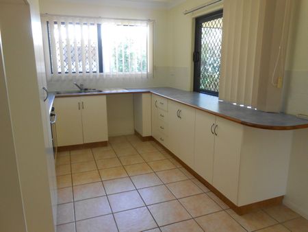 LOVELY FAMILY HOME IN ANNANDALE - GREAT LOCATION! - Photo 5