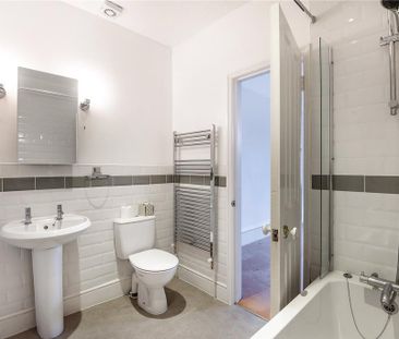 2 bedroom flat to rent - Photo 6