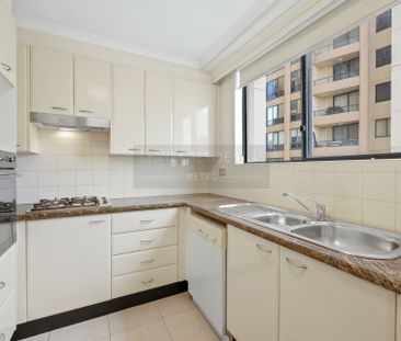 Huge One-Bedroom Apartment - Regis Towers - Photo 1