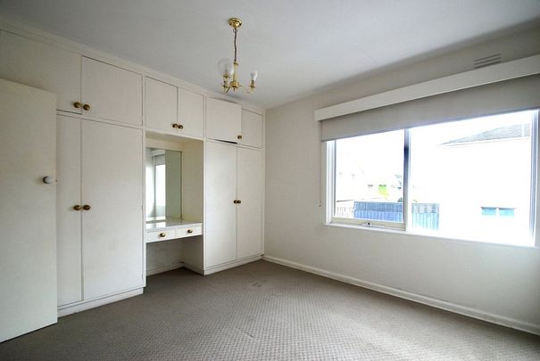 Tidy Ground Floor Apartment - Photo 1