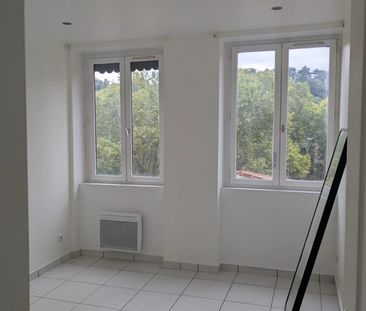 Location Appartement 3 pièces 55m² LYON 9ème - Photo 3
