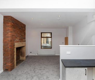 3 bedroom end of terrace house to rent - Photo 1