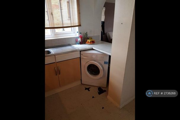 1 bedroom flat to rent - Photo 1