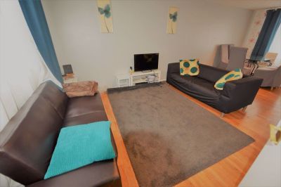 5 bedroom House in Woodbridge Lawn, Leeds - Photo 2