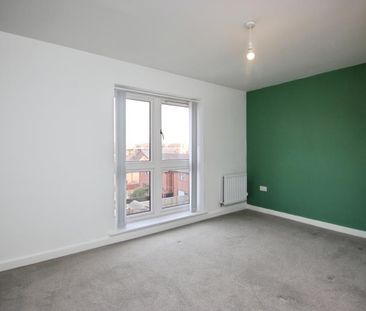 4 bedroom semi-detached house to rent - Photo 3