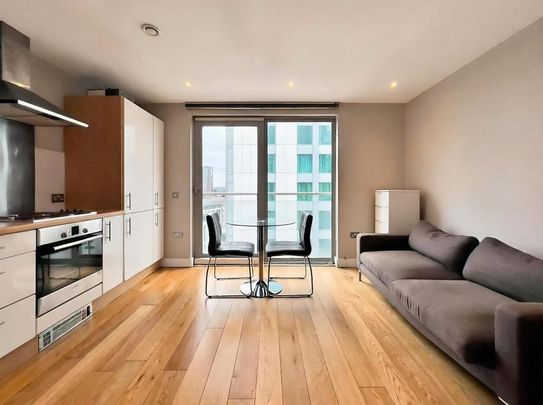 Studio to rent - Photo 1