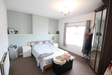 3 bedroom semi-detached house to rent - Photo 5