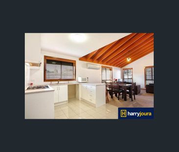 FANTASTIC LOCATION - CLOSE TO STATION, SHOPS & MERCY HOSPITAL - Photo 2