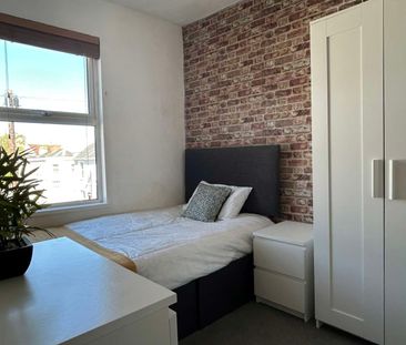 Fabulous House Share central Cheltenham - Photo 6