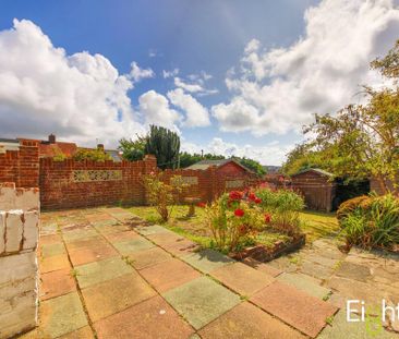 4 bedroom end of terrace house to rent - Photo 2