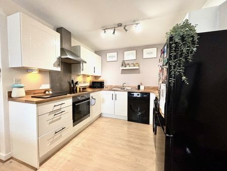 Chatham Road, Stratford-upon-Avon, CV37 - Photo 4
