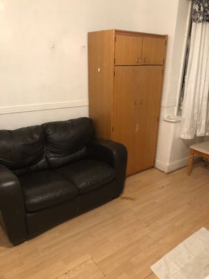 Room in a Shared House, Billet Road, E17 - Photo 1