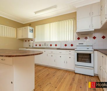 Large Family Home - Photo 4