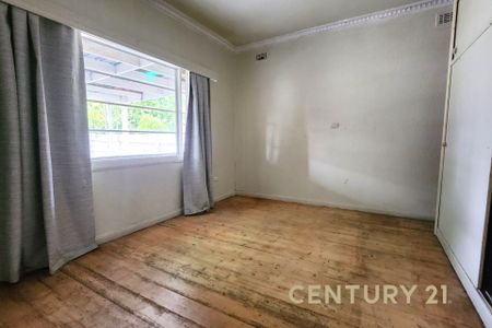 Charming & Convenient Home in the Heart of Noble Park - Photo 5