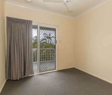 2/25 Lindsay Street, Rosslea - Photo 2
