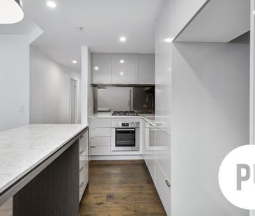 Modern 2-Bedroom Apartment with Huge Living Space - Photo 2