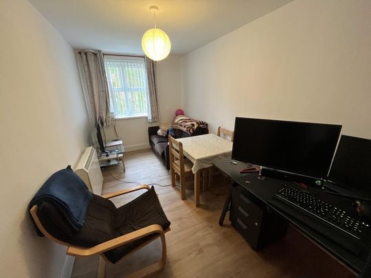 2 bedroom flat to rent - Photo 1