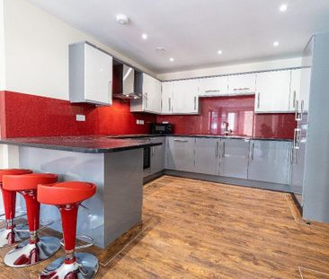 3 bedroom flat to rent - Photo 3
