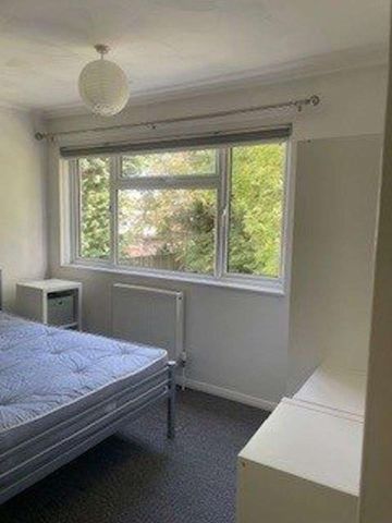 Clement Close, Canterbury, CT1 - Photo 2