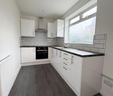 2 bedroom end of terrace house to rent - Photo 5