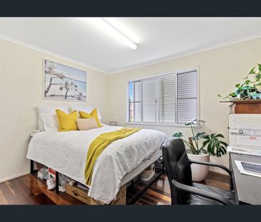 Neat & Tidy Beachside Living - Photo 3