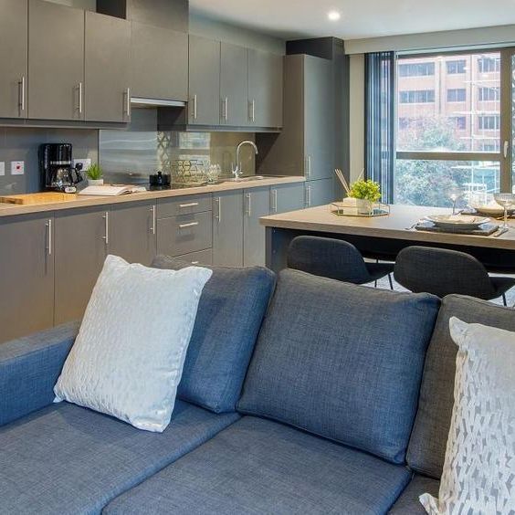 1 bedroom in a flat share to rent - Photo 1