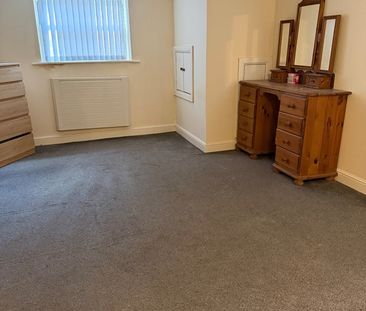 1 Bed Flat, Arthington Terrace, LS10 - Photo 2