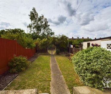 Benhurst Avenue, Hornchurch, RM12 - Photo 3