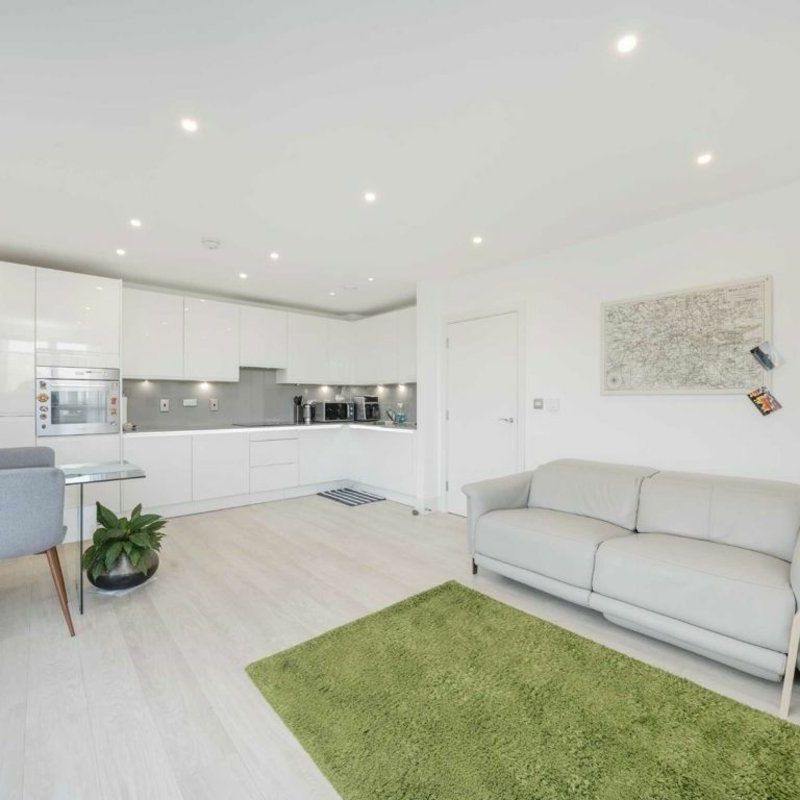 Lakeside Drive, Acton, NW10 - Photo 1