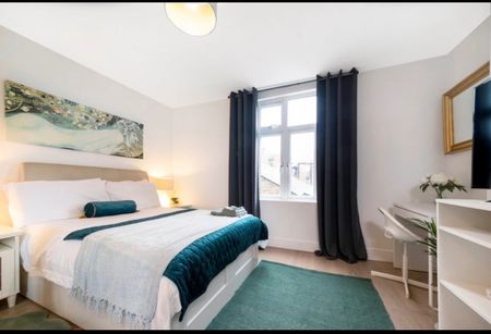 Studio Flat, Streatham High Road, SW16 - Photo 3