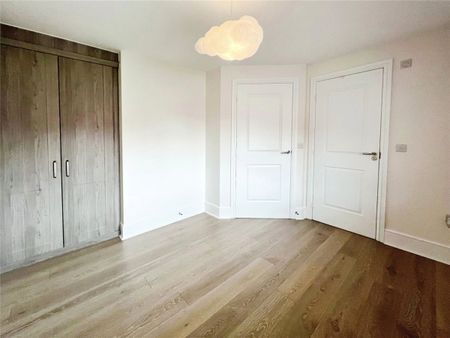 Papal Cross Close, Woolton, Liverpool, Merseyside, L25 - Photo 3