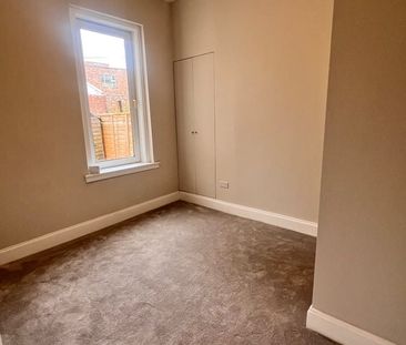 4 Bed Terraced House, Luss Road, G51 - Photo 6