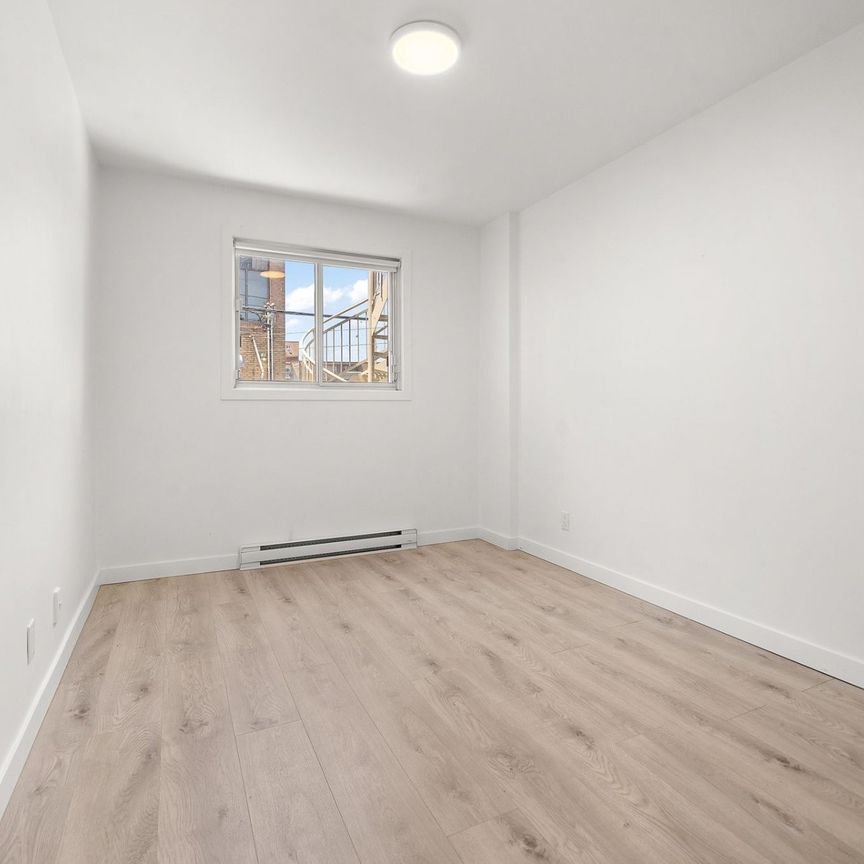 8233 Rue Dora, Montréal - Photo 1