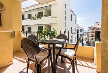 ALQUILER TEMPORAL EN LOS CRISTIANOS. DISPONIBLE ÚNICAMENTE LOS MESES DE MARZO A SEPTIEMBRE – 0067-03995