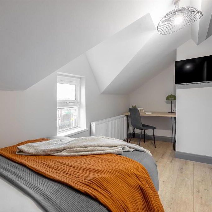 Rooms 2 & 6, 300 Beersbridge Road, Belfast, BT5 5DY - Photo 1