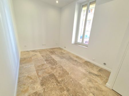 Location Appartement 2 pièces 33m² MARSEILLE 9ème - Photo 3