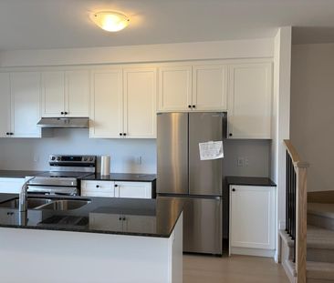 For Lease - 441 jack wilford Way, Woodstock, Ontario - Photo 6
