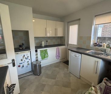 3 bedroom terraced house to rent - Photo 6