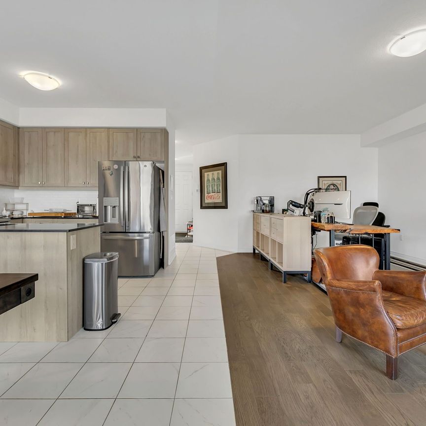 For Lease - 241 Longboat Run, Brantford, Ontario - Photo 1