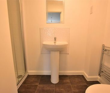 3 bedroom semi-detached house to rent - Photo 6