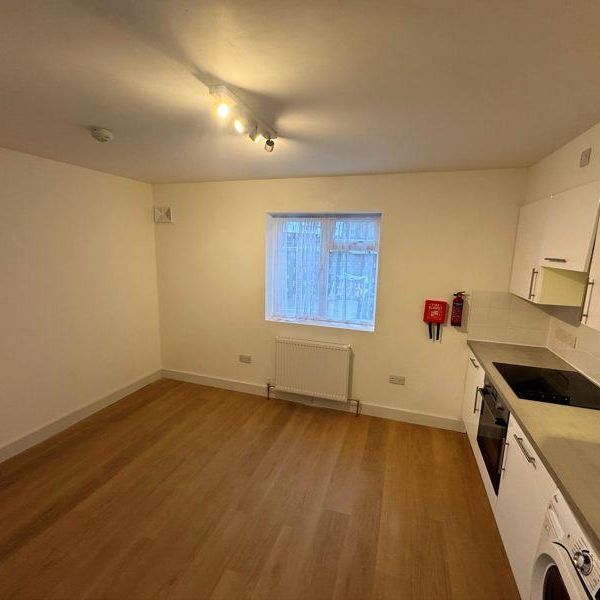 1 bedroom ground floor flat to rent - Photo 1