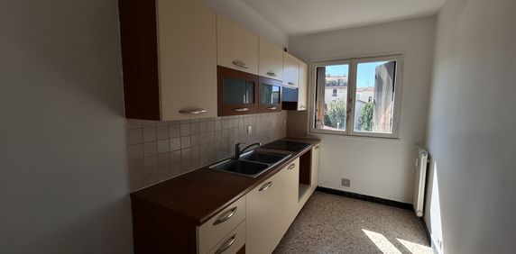 Location Appartement 2 pièces 42m² NICE 06000 - Photo 2