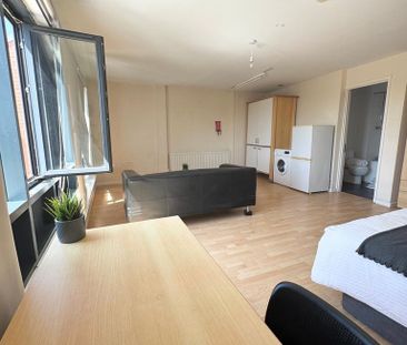 Studio to rent - Photo 3