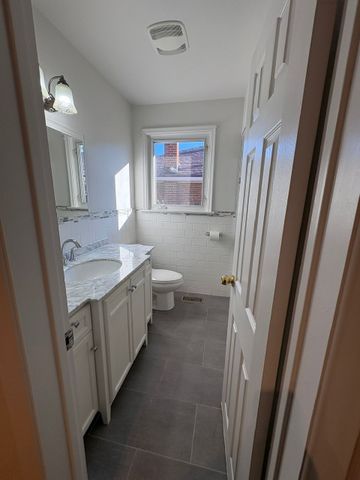 For Lease - 19 Budea. Upper Unit Crescent, Toronto, Ontario - Photo 5
