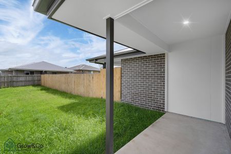 MODERN 2BED HOME WITH LARGE FULLY FENCED BACKYARD - Photo 3