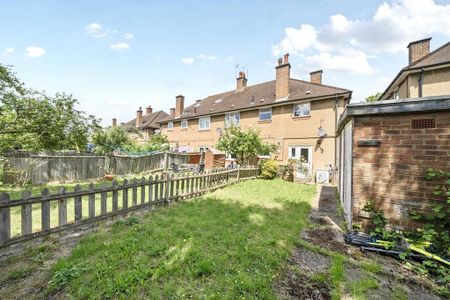 2 bedroom maisonette to rent - Photo 2