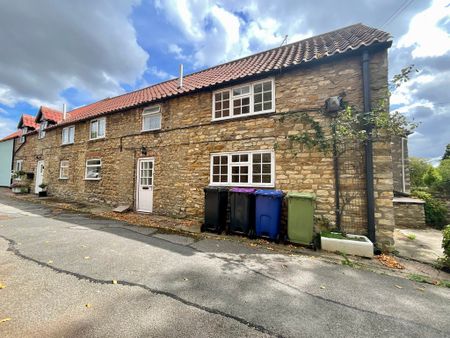 3 bedroom Cottage to let - Photo 2